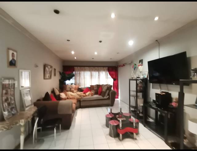 3 BEDROOM HOUSE FOR SALE IN REGENTS PARK